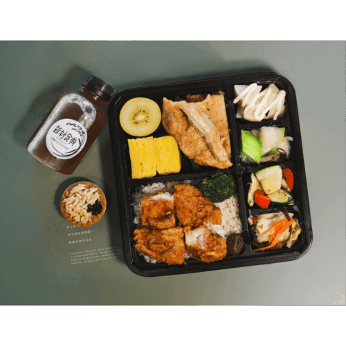 A3 A3雞豬雙拼餐盒+甜品+飲品